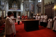 0Q0A4906_resize.JPG - NAGYPÉNTEKI SZERTARTÁS A VÁCI SZÉKESEGYHÁZBAN-GALÉRIA