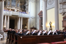 0Q0A4911_resize.JPG - NAGYPÉNTEKI SZERTARTÁS A VÁCI SZÉKESEGYHÁZBAN-GALÉRIA