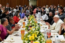 Vatican News - FERENC PÁPA ÜZENETE A SZEGÉNYEK I. VILÁGNAPJA ALKALMÁBÓL