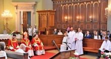 DSC_6417.JPG - PÜNKÖSDI SZENTMISE ÉS BÉRMÁLÁS A VÁCI SZÉKESEGYHÁZBAN - VIDEÓVAL