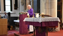 DSC_8149.JPG - ANGOL NYELVŰ SZENTMISE A PESTI JEZSUITÁKNÁL