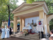 img1 (15).jpg - „FEDEZZÜK FEL ÚJRA, HOGY ÉLETÜNK CSILLAGA MÁRIA” – VÁC-HÉTKÁPOLNA BÚCSÚJA