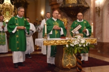 AKAV017_M.JPG - ÉLJÉTEK ÁT HITBEN ÉS SZERETETBEN A LITURGIÁT - AKOLITUSAVATÁS A VÁCI EGYHÁZMEGYÉBEN