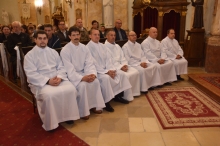 AKAV025_M.JPG - ÉLJÉTEK ÁT HITBEN ÉS SZERETETBEN A LITURGIÁT - AKOLITUSAVATÁS A VÁCI EGYHÁZMEGYÉBEN