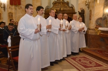 AKAV085_M.JPG - ÉLJÉTEK ÁT HITBEN ÉS SZERETETBEN A LITURGIÁT - AKOLITUSAVATÁS A VÁCI EGYHÁZMEGYÉBEN