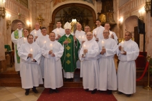 AKAV140_M.JPG - ÉLJÉTEK ÁT HITBEN ÉS SZERETETBEN A LITURGIÁT - AKOLITUSAVATÁS A VÁCI EGYHÁZMEGYÉBEN