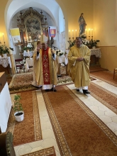 búcsú5.jpg - MEGÁLDOTTÁK A FELÚJÍTOTT TEMPLOMOT PILINYBEN