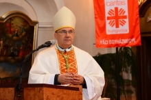 ERD038.jpg - „NE CSAK SZÓVAL ÉS BESZÉDDEL SZERESSÜNK, HANEM TETTEL ÉS IGAZSÁGGAL!” – SZENT-ERZSÉBET DÍJBAN RÉSZESÜLT A KARITÁSZ HÁROM ÖNKÉNTESE