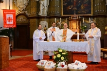 ERD059.jpg - „NE CSAK SZÓVAL ÉS BESZÉDDEL SZERESSÜNK, HANEM TETTEL ÉS IGAZSÁGGAL!” – SZENT-ERZSÉBET DÍJBAN RÉSZESÜLT A KARITÁSZ HÁROM ÖNKÉNTESE