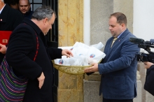 ERD126.jpg - „NE CSAK SZÓVAL ÉS BESZÉDDEL SZERESSÜNK, HANEM TETTEL ÉS IGAZSÁGGAL!” – SZENT-ERZSÉBET DÍJBAN RÉSZESÜLT A KARITÁSZ HÁROM ÖNKÉNTESE