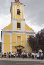 img1 (1).jpg - AZ ÉN TEMPLOMOM – AZ ALBERTIRSAI URUNK SZÍNEVÁLTOZÁSA-TEMPLOM