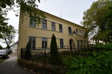 Apor_Vilmos_Katolikus_Főiskola_Szent_Miklós_téri_épület_1.JPG - KORSZERŰSÍTI ÉPÜLETEIT AZ AVKF VÁCI CAMPUSÁN