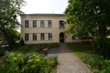 Apor_Vilmos_Katolikus_Főiskola_Szent_Miklós_téri_épület_2.JPG - KORSZERŰSÍTI ÉPÜLETEIT AZ AVKF VÁCI CAMPUSÁN