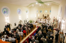 felsőgg.JPG - ÉLŐ KÖVEKKÉ KELL VÁLNOTOK – MARTON ZSOLT MEGÁLDOTTA A 100 ÉVES, MEGÚJULT FELSŐGÖDI TEMPLOMOT
