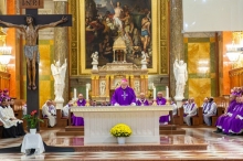 Kép2.jpg - AKADÁLYOKAT HÁRÍTOTT EL AZ ISTEN FELÉ VEZETŐ ÚTON – ÖRÖK NYUGALOMRA HELYEZTÉK KATONA ISTVÁN PÜSPÖKÖT