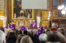 Kép7.jpg - AKADÁLYOKAT HÁRÍTOTT EL AZ ISTEN FELÉ VEZETŐ ÚTON – ÖRÖK NYUGALOMRA HELYEZTÉK KATONA ISTVÁN PÜSPÖKÖT