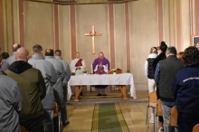 Képernyőkép 2025-12-17 161321.jpg - MARTON ZSOLT PÜSPÖK A VÁCI BÖRTÖNBEN MISÉZETT