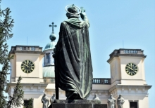Szent István-szobor a Konstantin téren